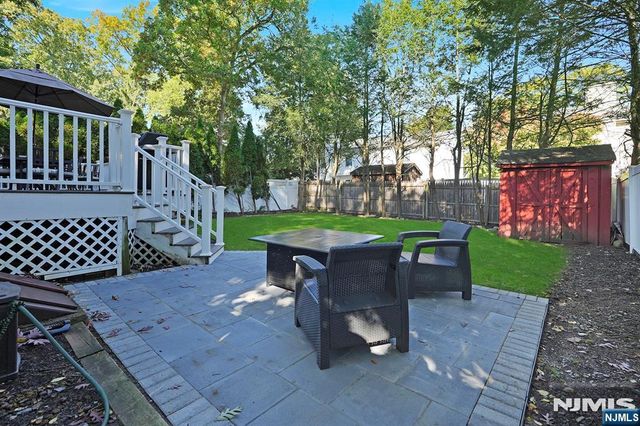 123 Summit Avenue, Waldwick, NJ 07463