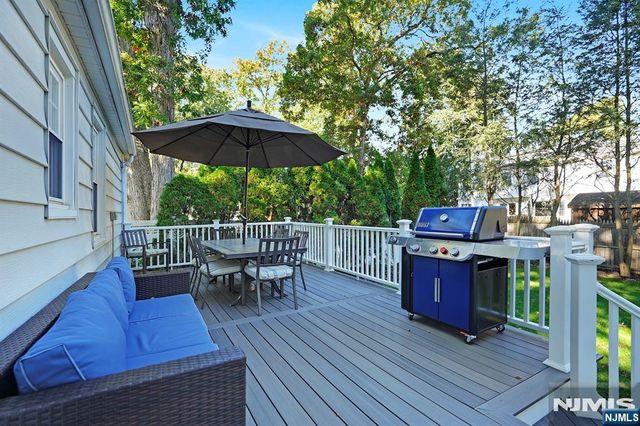 123 Summit Avenue, Waldwick, NJ 07463