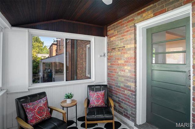 6611 Pernod Avenue, St Louis, MO 63139