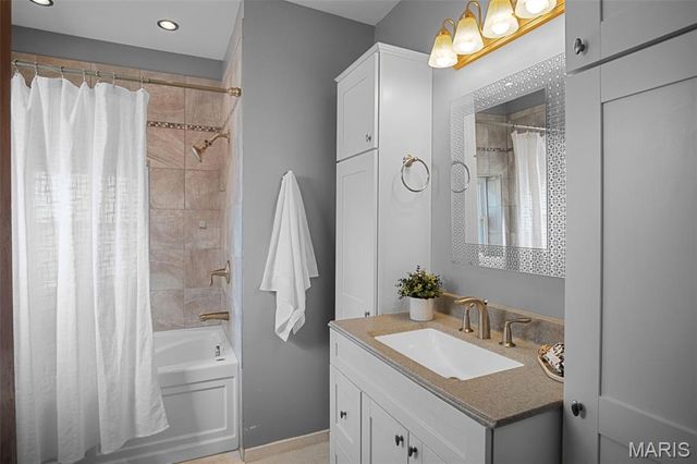 6611 Pernod Avenue, St Louis, MO 63139