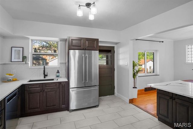 6611 Pernod Avenue, St Louis, MO 63139