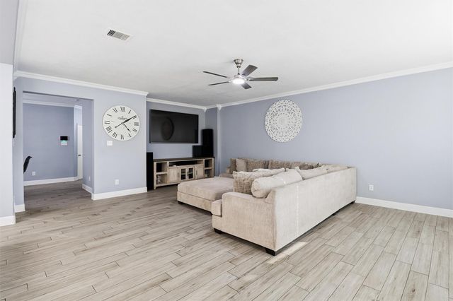 10858 Shannon Mills Lane, Houston, TX 77075