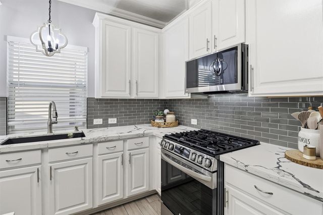 10858 Shannon Mills Lane, Houston, TX 77075