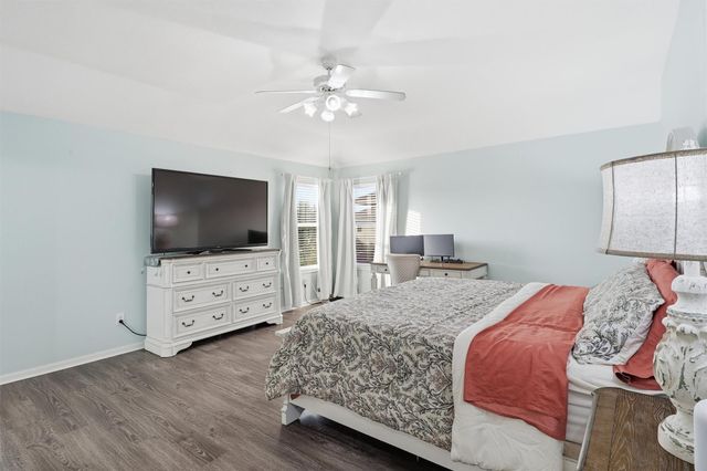 10858 Shannon Mills Lane, Houston, TX 77075