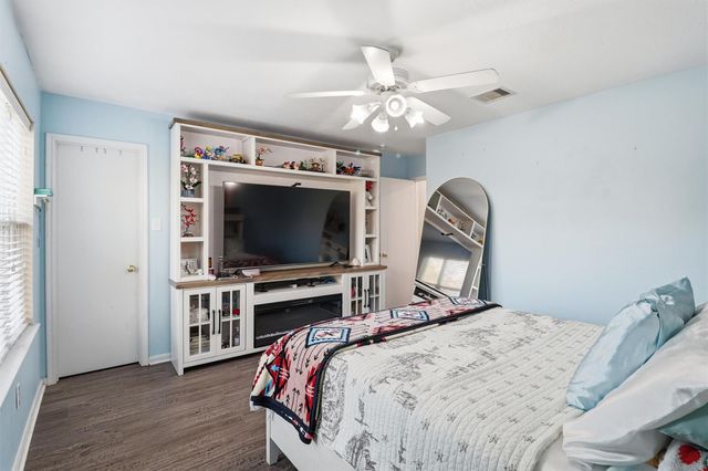 10858 Shannon Mills Lane, Houston, TX 77075