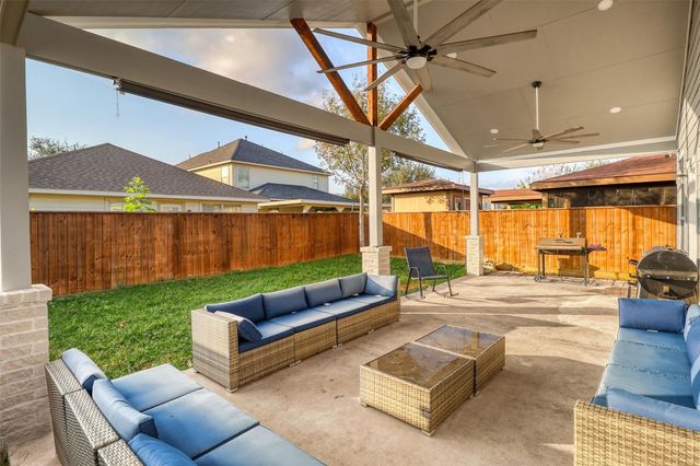 10858 Shannon Mills Lane, Houston, TX 77075