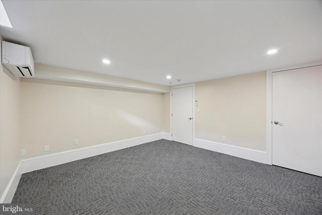 21 S CLINTON ST, Doylestown, PA 18901