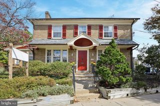 21 S CLINTON ST, Doylestown, PA 18901