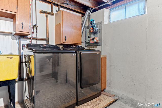 19 Merrimac Drive, Trumbull, CT 06611