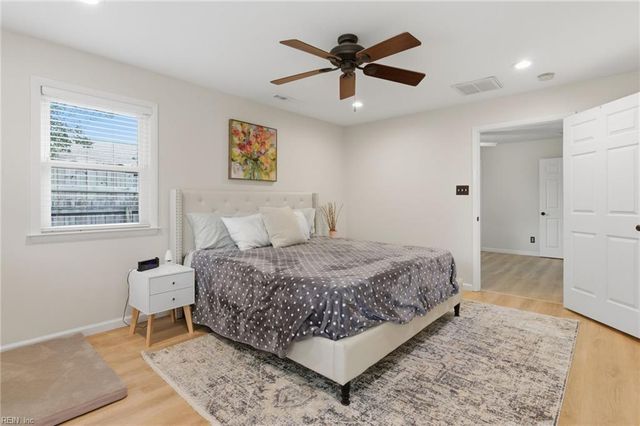 2933 Cape Henry DR, Virginia Beach, VA 23451