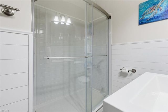 2933 Cape Henry DR, Virginia Beach, VA 23451