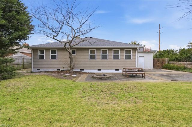 2933 Cape Henry DR, Virginia Beach, VA 23451