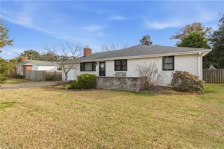 2933 Cape Henry DR, Virginia Beach, VA 23451