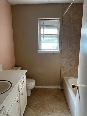 13610 Lynnwood Lane, Sugar Land, TX 77498