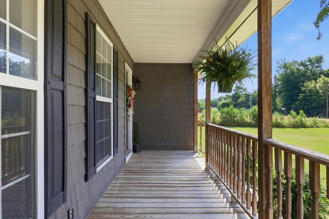 188 Aimwell Rd., Andrews, SC 29510