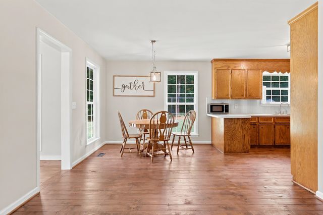 188 Aimwell Rd., Andrews, SC 29510