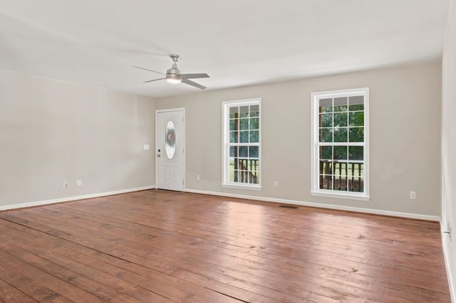 188 Aimwell Rd., Andrews, SC 29510