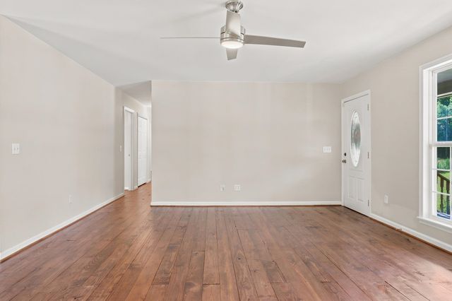 188 Aimwell Rd., Andrews, SC 29510