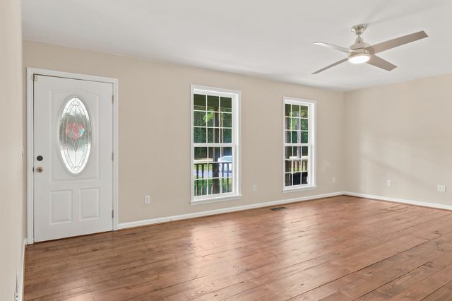 188 Aimwell Rd., Andrews, SC 29510