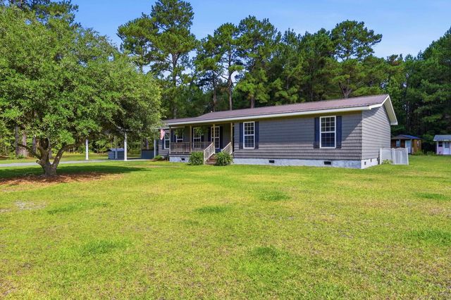 188 Aimwell Rd., Andrews, SC 29510