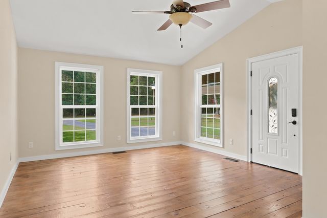 188 Aimwell Rd., Andrews, SC 29510