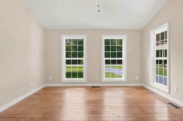 188 Aimwell Rd., Andrews, SC 29510