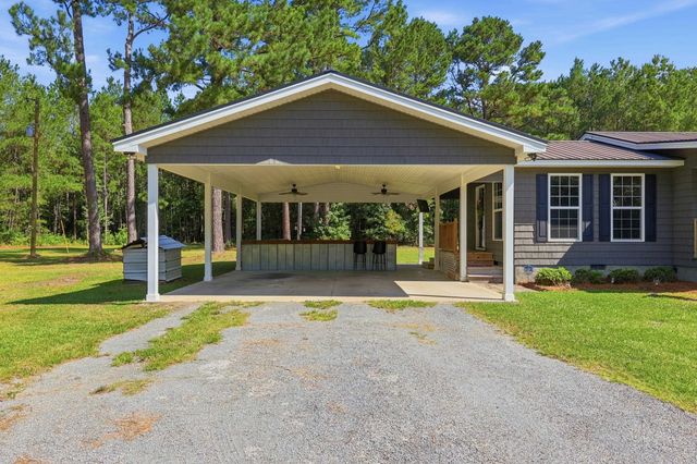 188 Aimwell Rd., Andrews, SC 29510