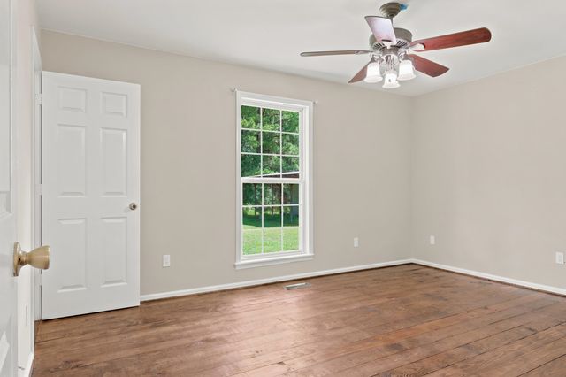 188 Aimwell Rd., Andrews, SC 29510