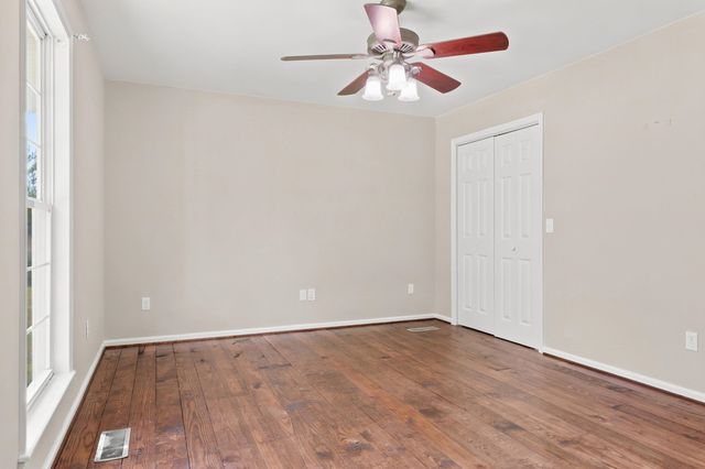 188 Aimwell Rd., Andrews, SC 29510