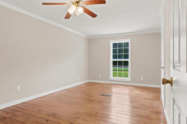 188 Aimwell Rd., Andrews, SC 29510