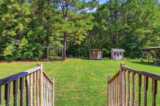 188 Aimwell Rd., Andrews, SC 29510