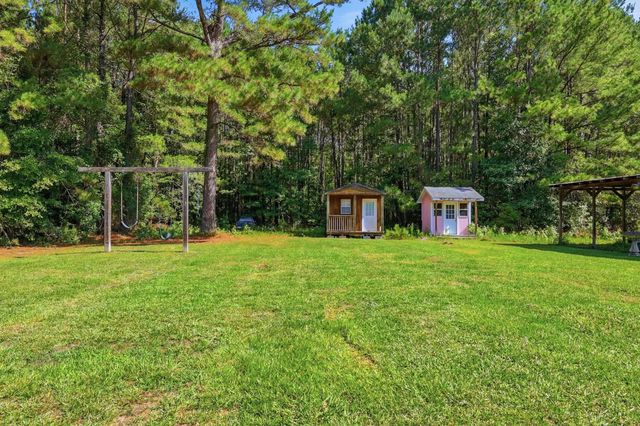 188 Aimwell Rd., Andrews, SC 29510