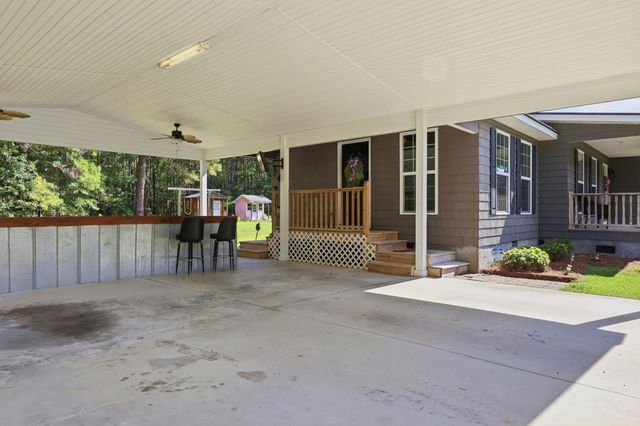 188 Aimwell Rd., Andrews, SC 29510