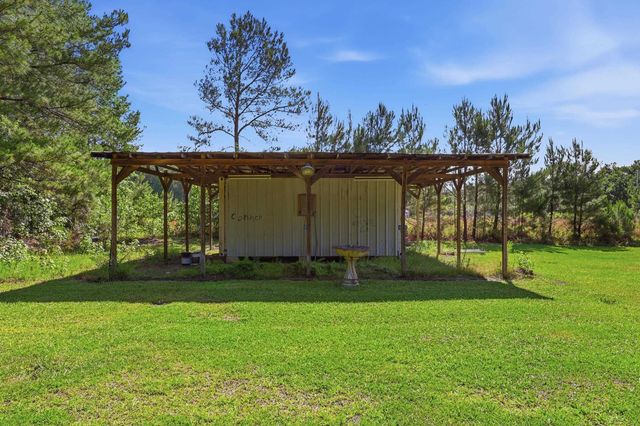 188 Aimwell Rd., Andrews, SC 29510