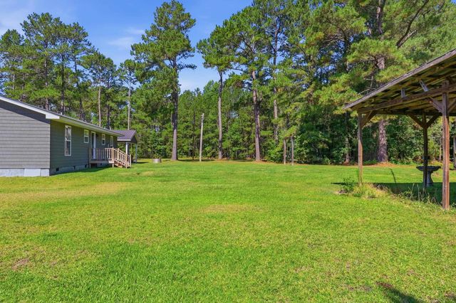 188 Aimwell Rd., Andrews, SC 29510