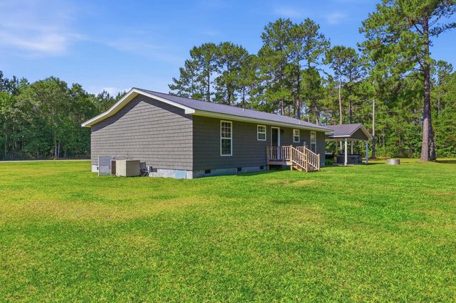 188 Aimwell Rd., Andrews, SC 29510