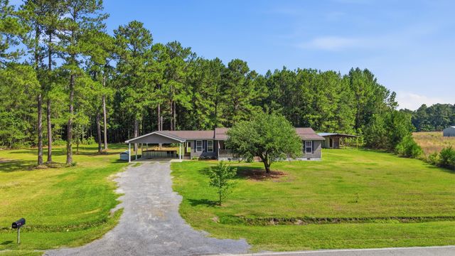 188 Aimwell Rd., Andrews, SC 29510
