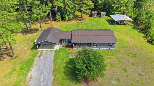 188 Aimwell Rd., Andrews, SC 29510