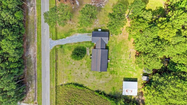 188 Aimwell Rd., Andrews, SC 29510