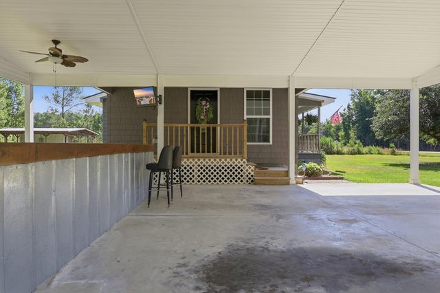 188 Aimwell Rd., Andrews, SC 29510