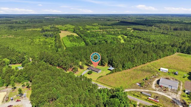 188 Aimwell Rd., Andrews, SC 29510