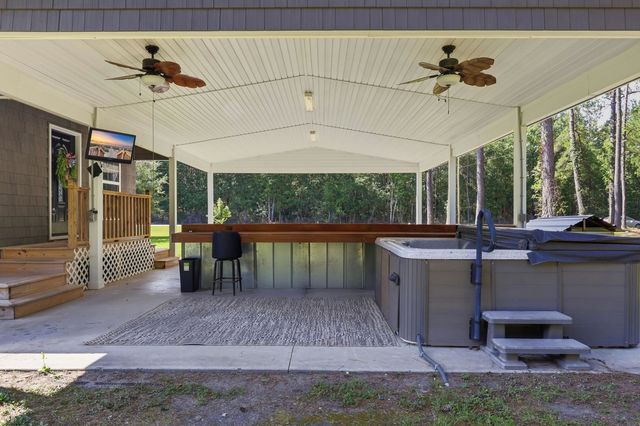 188 Aimwell Rd., Andrews, SC 29510