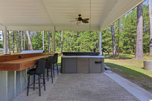 188 Aimwell Rd., Andrews, SC 29510