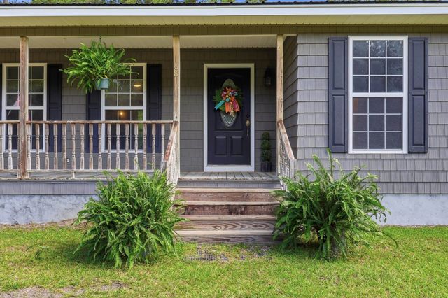 188 Aimwell Rd., Andrews, SC 29510