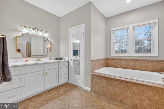 518 BRENTWOOD CT, Vienna, VA 22180