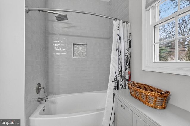 518 BRENTWOOD CT, Vienna, VA 22180