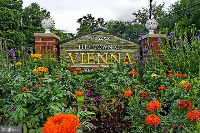 518 BRENTWOOD CT, Vienna, VA 22180