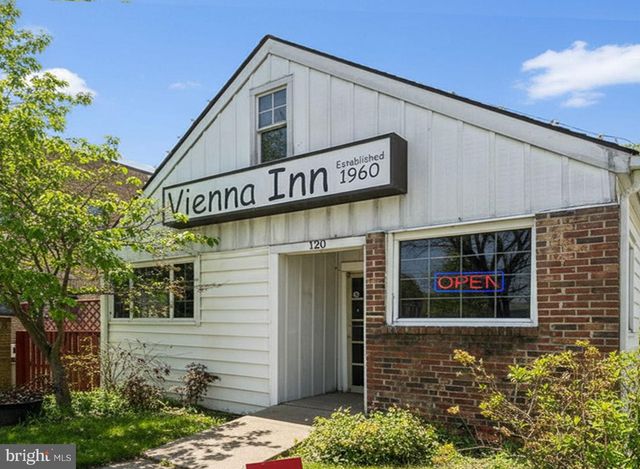 518 BRENTWOOD CT, Vienna, VA 22180