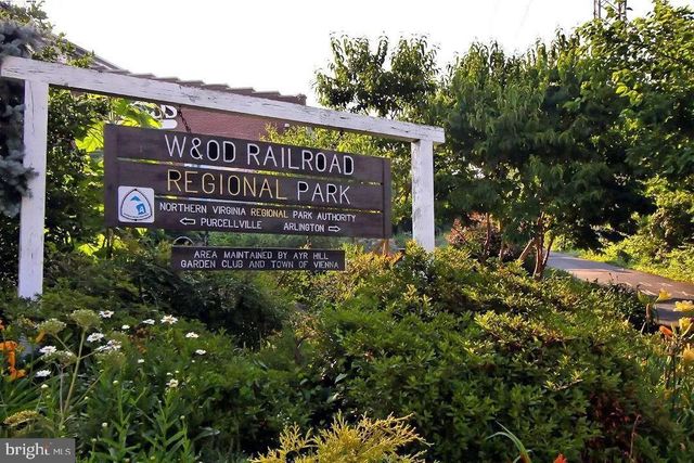 518 BRENTWOOD CT, Vienna, VA 22180