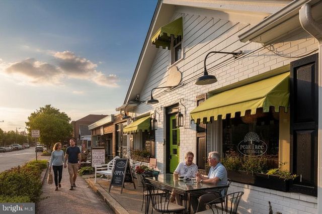 518 BRENTWOOD CT, Vienna, VA 22180